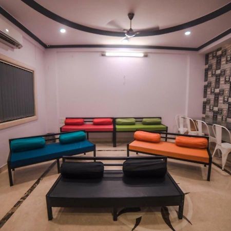 Happinest - The Backpacker'S Hostel Мумбаї Екстер'єр фото
