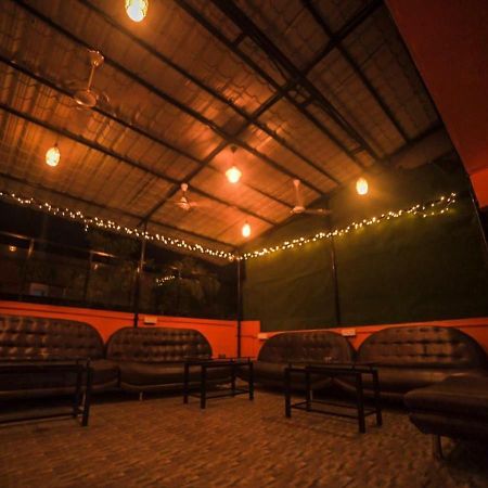 Happinest - The Backpacker'S Hostel Мумбаї Екстер'єр фото