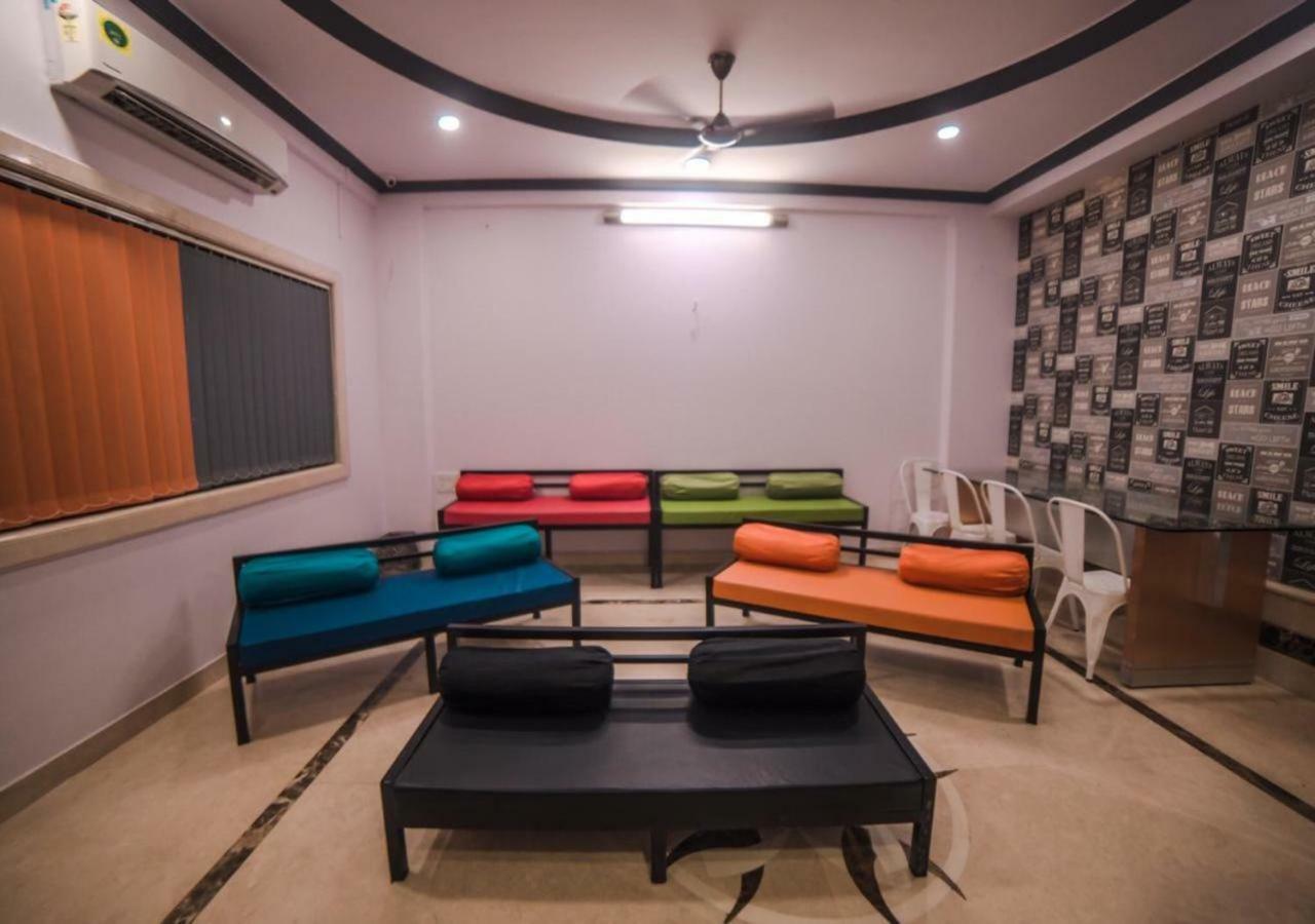 Happinest - The Backpacker'S Hostel Мумбаї Екстер'єр фото