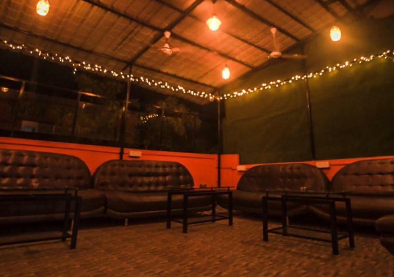 Happinest - The Backpacker'S Hostel Мумбаї Екстер'єр фото