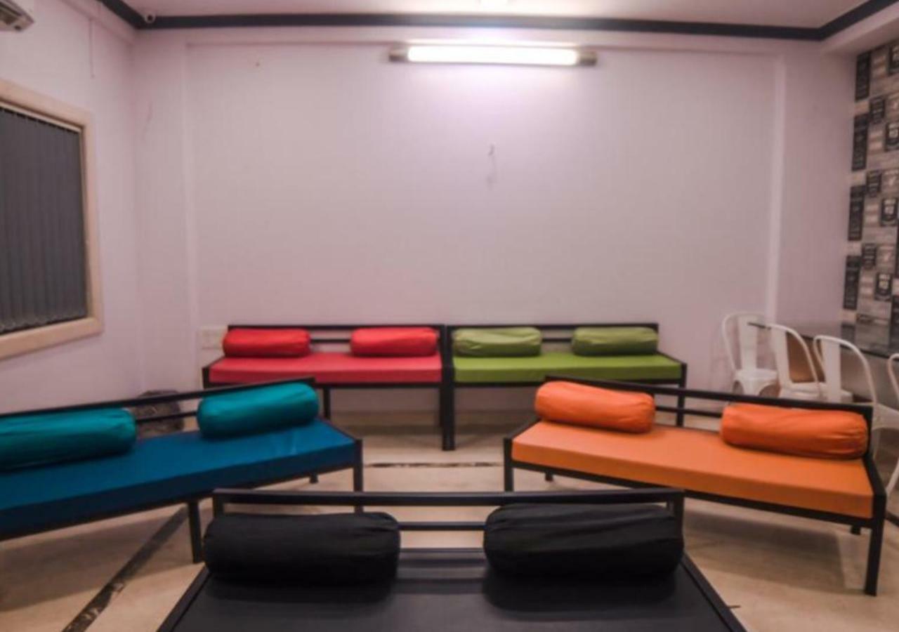 Happinest - The Backpacker'S Hostel Мумбаї Екстер'єр фото
