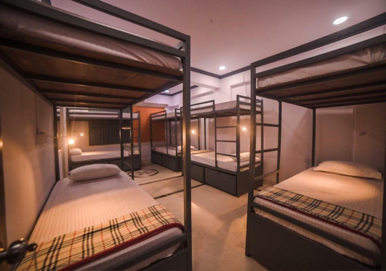Happinest - The Backpacker'S Hostel Мумбаї Екстер'єр фото